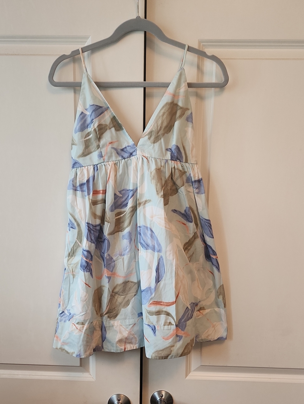 Abercrombie & Fitch Light Blue Floral Leaf V-Neck Dress With Pockets